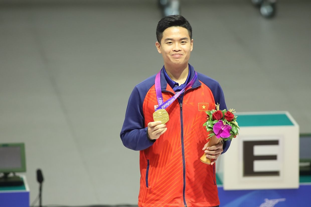 [2023.09.29] He's the superstar now.. Vietnamese shooter Phang Quang Huy clinches his country's fi